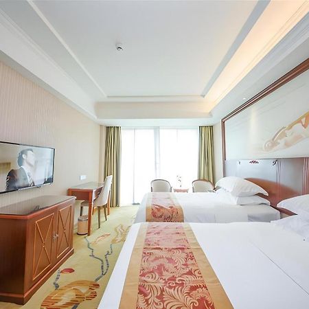 Vienna Classic Hotel Qingyuan Taihe Ancient Cave Scenic Area מראה חיצוני תמונה