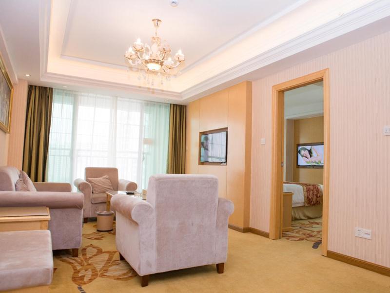 Vienna Classic Hotel Qingyuan Taihe Ancient Cave Scenic Area מראה חיצוני תמונה