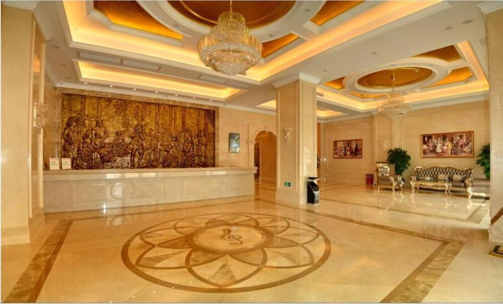 Vienna Classic Hotel Qingyuan Taihe Ancient Cave Scenic Area מראה חיצוני תמונה