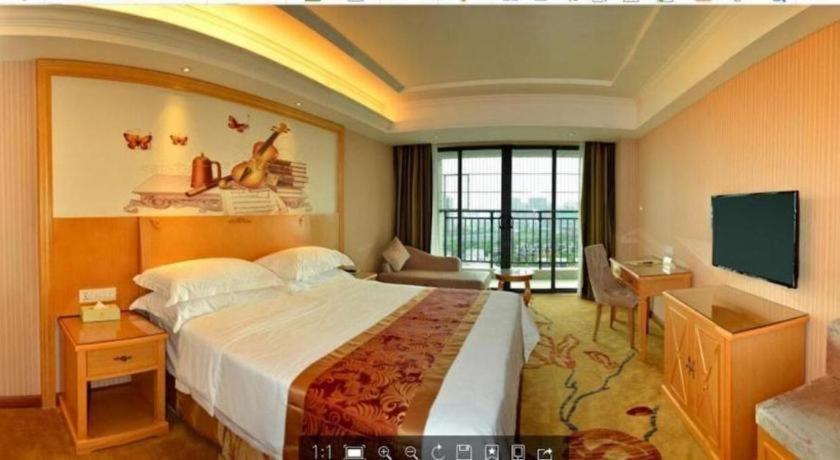 Vienna Classic Hotel Qingyuan Taihe Ancient Cave Scenic Area מראה חיצוני תמונה