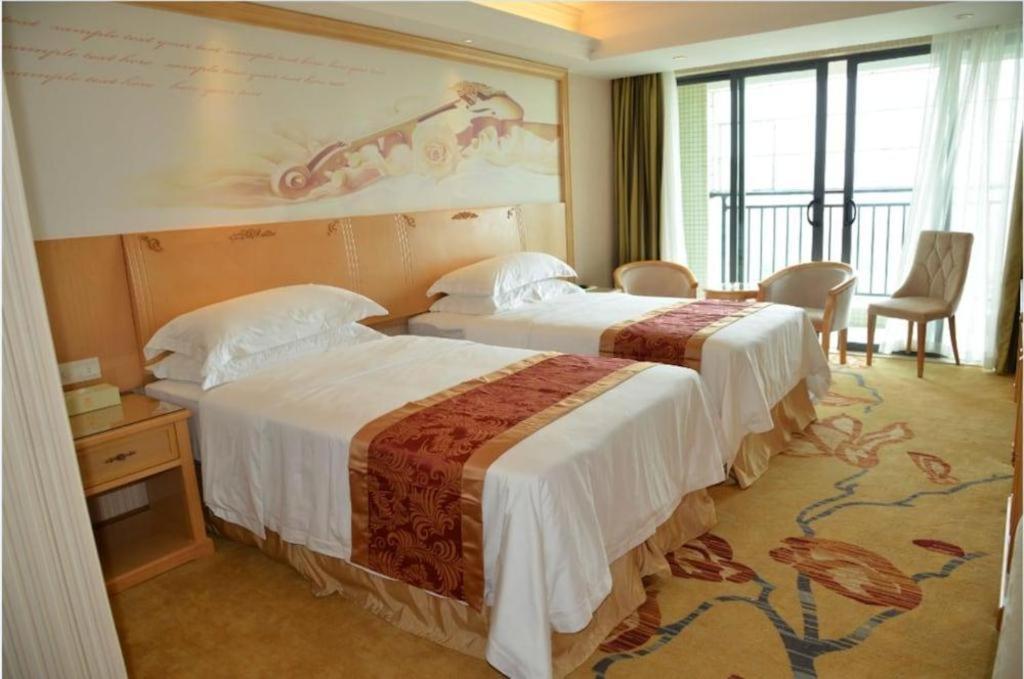 Vienna Classic Hotel Qingyuan Taihe Ancient Cave Scenic Area מראה חיצוני תמונה