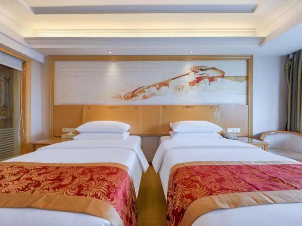 Vienna Classic Hotel Qingyuan Taihe Ancient Cave Scenic Area מראה חיצוני תמונה