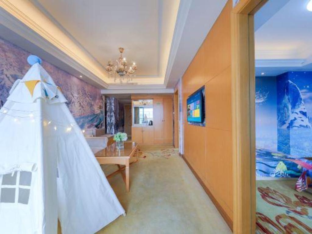 Vienna Classic Hotel Qingyuan Taihe Ancient Cave Scenic Area מראה חיצוני תמונה