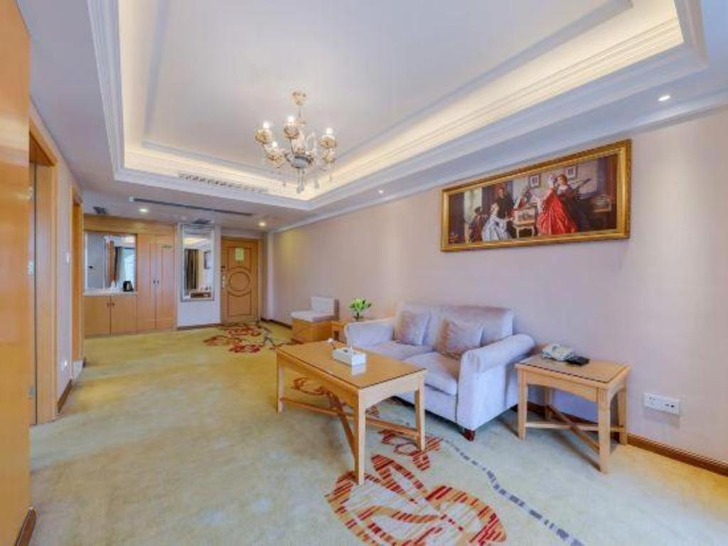 Vienna Classic Hotel Qingyuan Taihe Ancient Cave Scenic Area מראה חיצוני תמונה