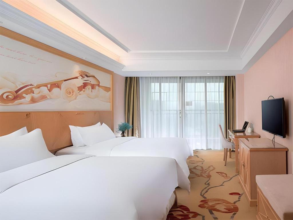 Vienna Classic Hotel Qingyuan Taihe Ancient Cave Scenic Area מראה חיצוני תמונה
