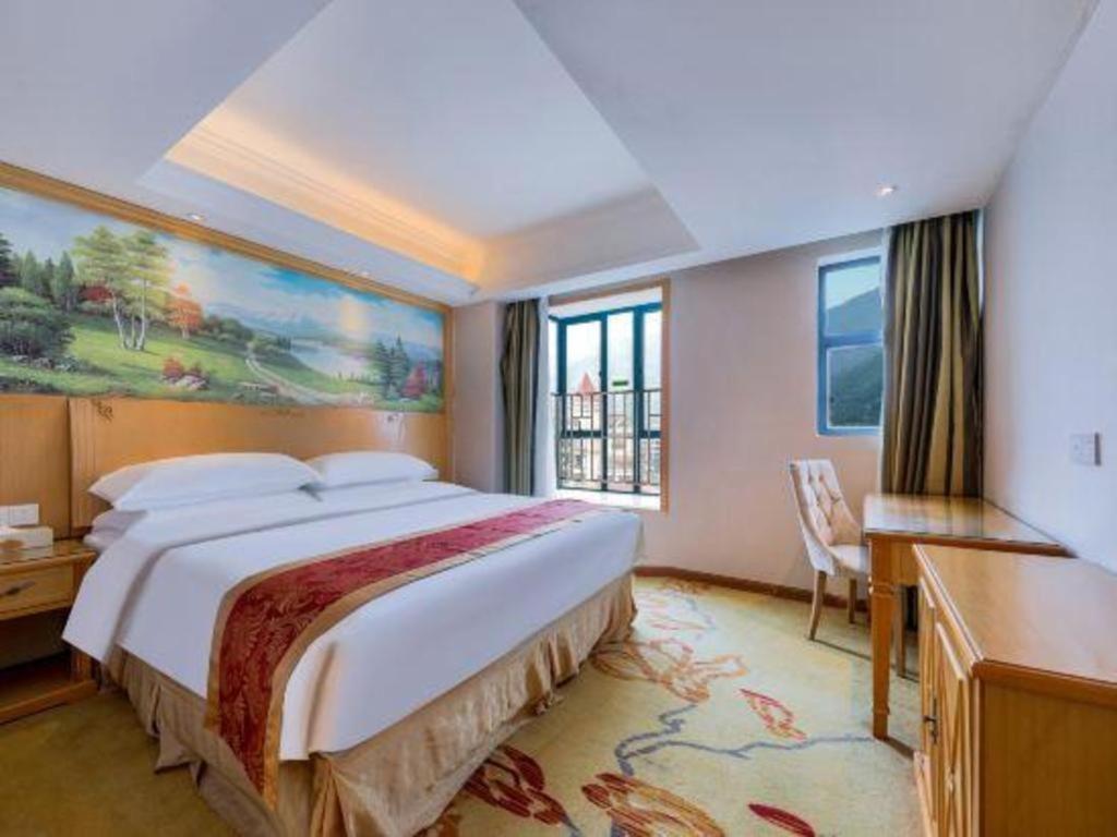 Vienna Classic Hotel Qingyuan Taihe Ancient Cave Scenic Area מראה חיצוני תמונה