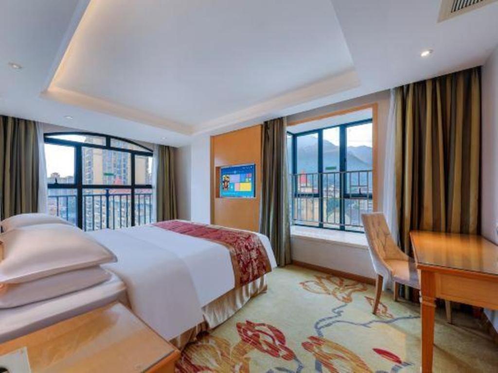 Vienna Classic Hotel Qingyuan Taihe Ancient Cave Scenic Area מראה חיצוני תמונה