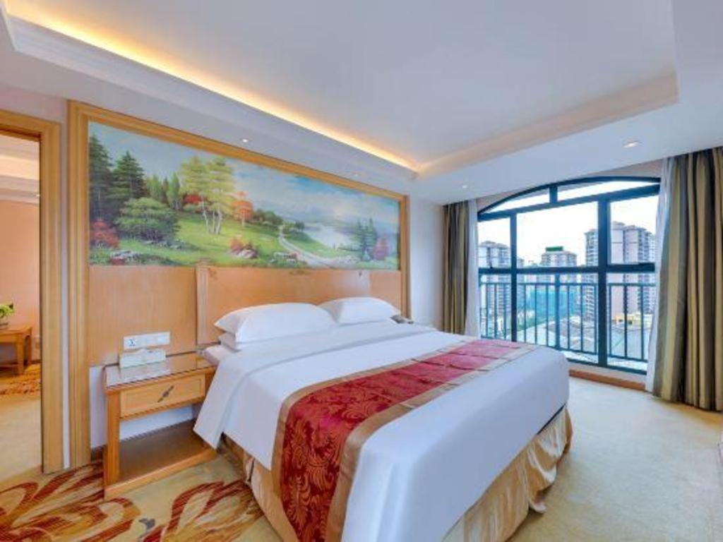 Vienna Classic Hotel Qingyuan Taihe Ancient Cave Scenic Area מראה חיצוני תמונה