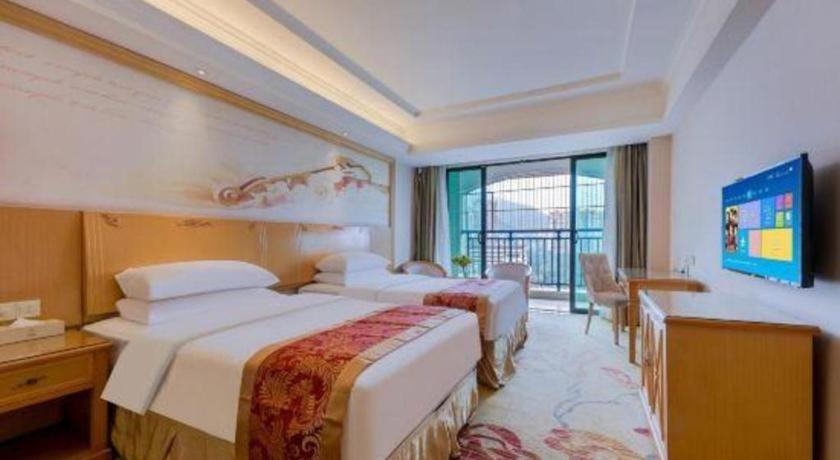 Vienna Classic Hotel Qingyuan Taihe Ancient Cave Scenic Area מראה חיצוני תמונה