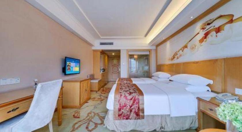 Vienna Classic Hotel Qingyuan Taihe Ancient Cave Scenic Area מראה חיצוני תמונה