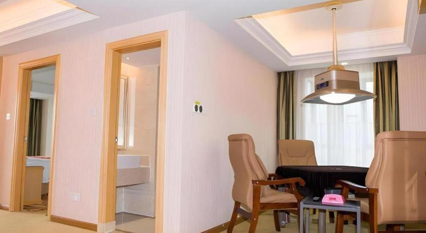 Vienna Classic Hotel Qingyuan Taihe Ancient Cave Scenic Area מראה חיצוני תמונה