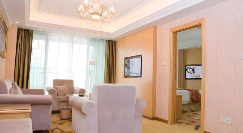Vienna Classic Hotel Qingyuan Taihe Ancient Cave Scenic Area מראה חיצוני תמונה