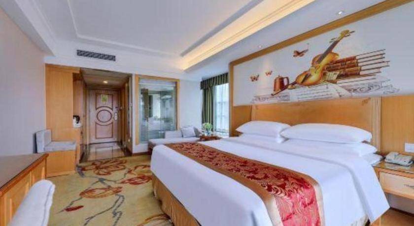 Vienna Classic Hotel Qingyuan Taihe Ancient Cave Scenic Area מראה חיצוני תמונה